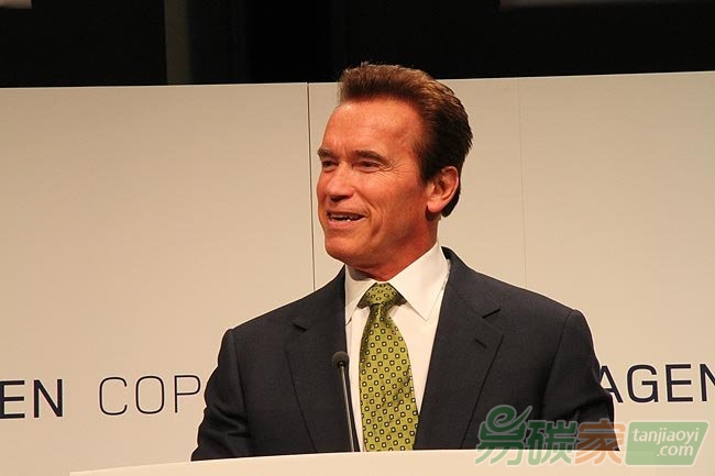 發(fā)揮名人效應(yīng):施瓦辛格等知名人士齊聚巴黎推動達成氣候協(xié)議