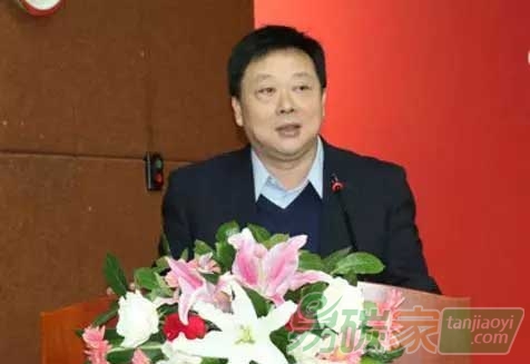 低碳發(fā)展對(duì)我國(guó)乃至全世界的發(fā)展意義重大